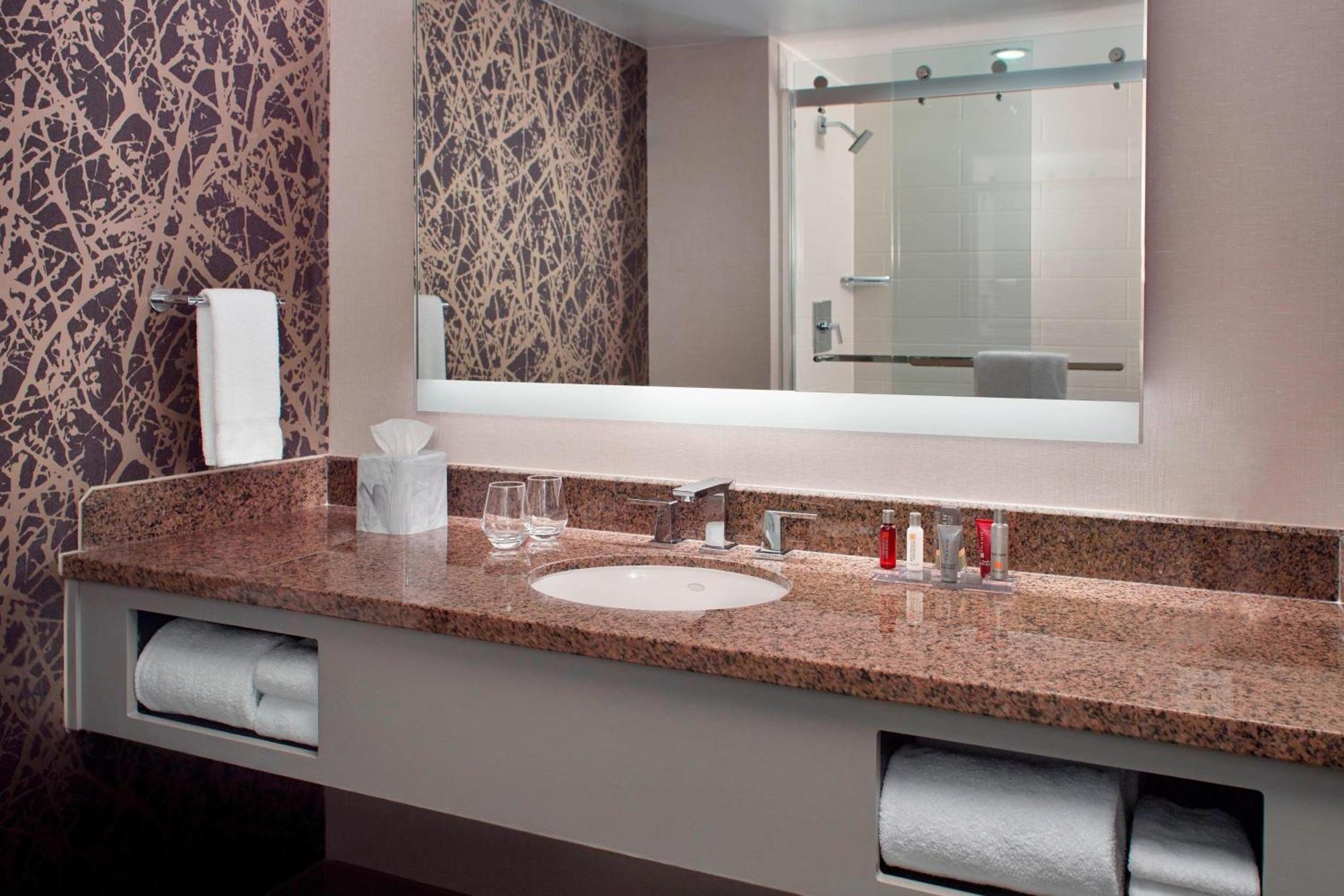 Raleigh Marriott City Center Екстериор снимка