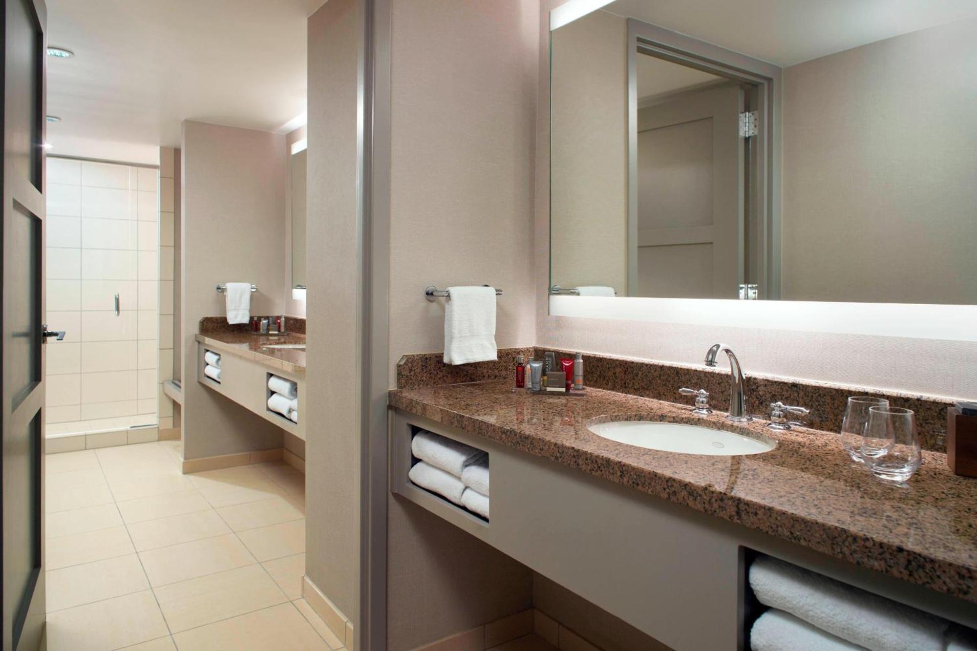Raleigh Marriott City Center Екстериор снимка