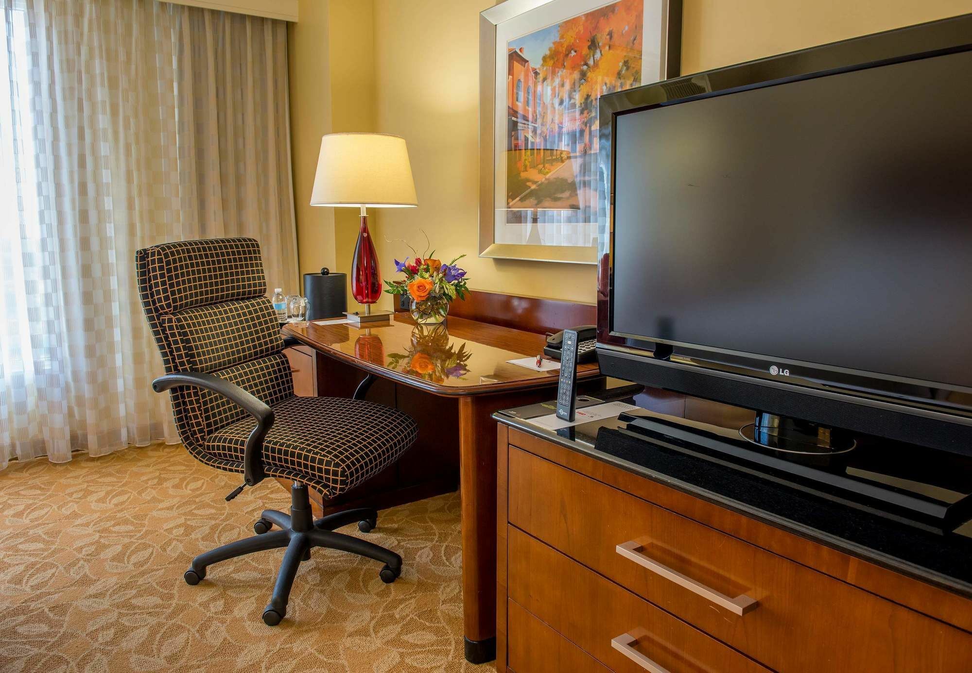 Raleigh Marriott City Center Екстериор снимка